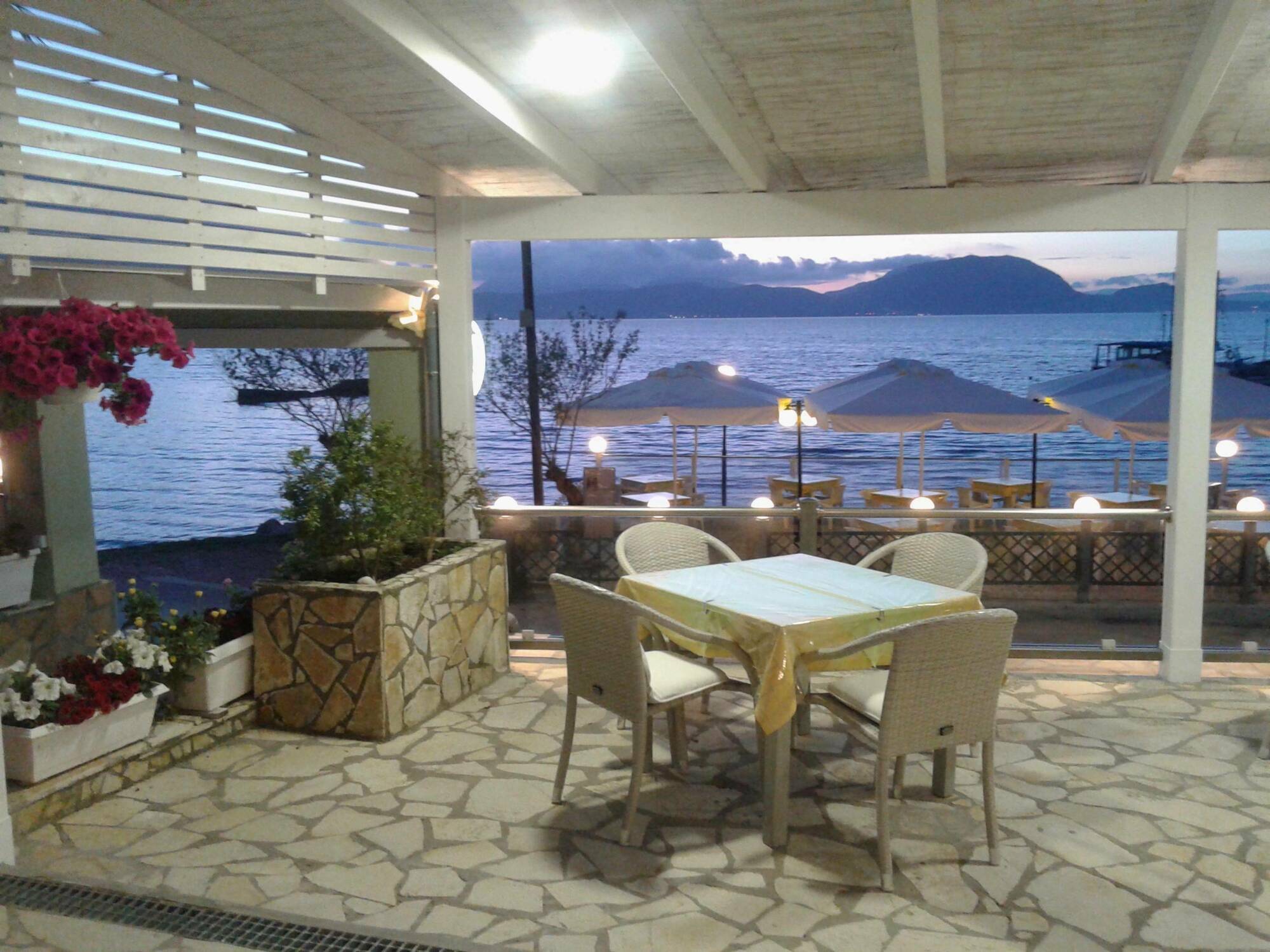Golden Sunset Hotel Mpoukaris Ngoại thất bức ảnh
